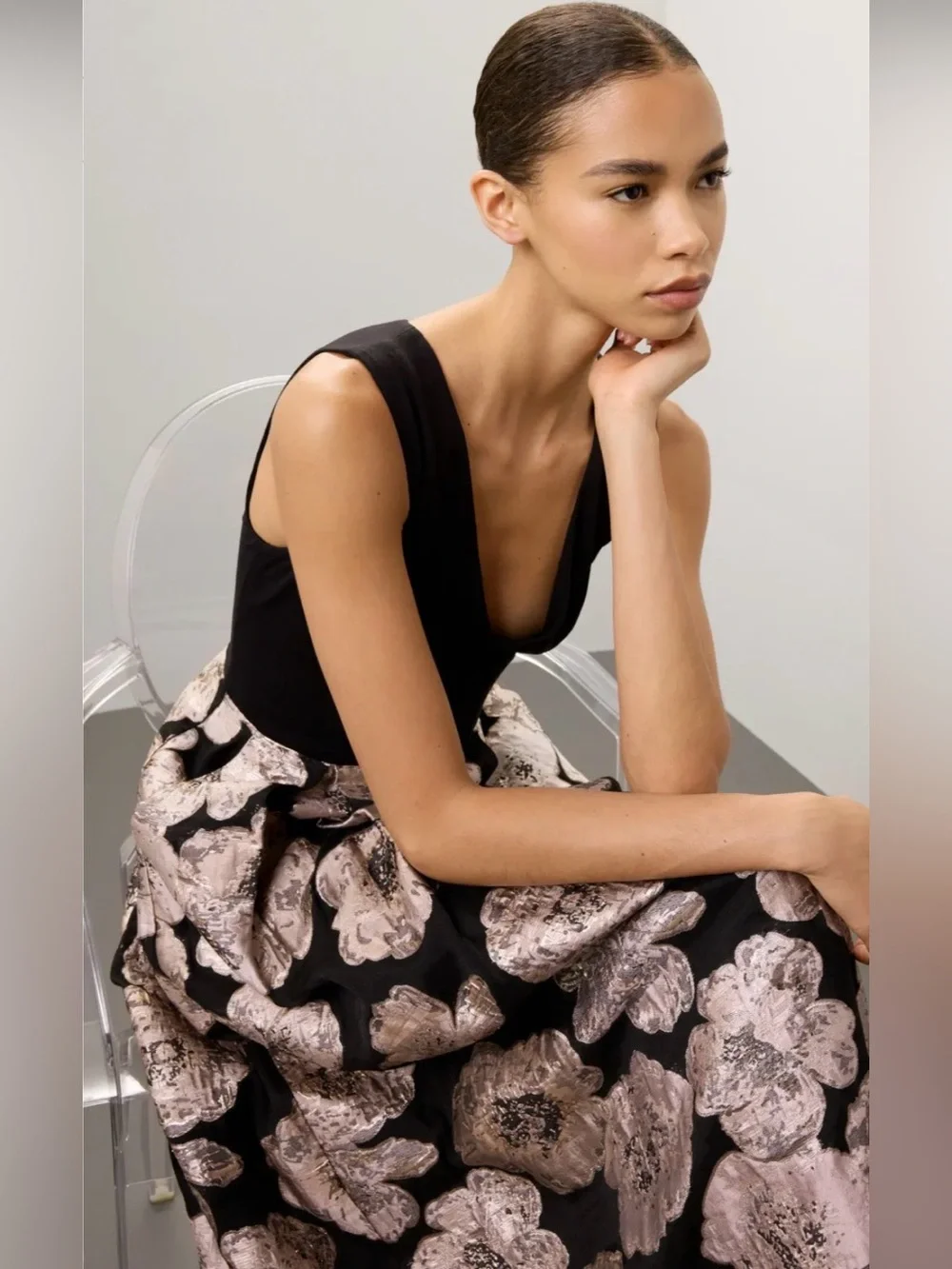 Hutch Black Floral Jacquard Black and Rose Gold Floral V-Neck Evening Gown Sz 22